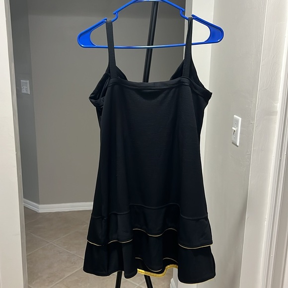 Half off till Feb 7  TAIL  athletic dress size large - Picture 2 of 4